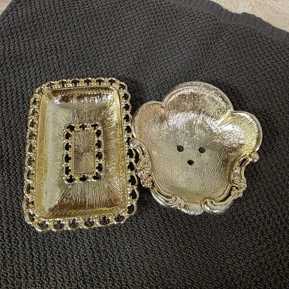 Trinket Soap Dish Set Gold Hollywood Regency Ornate Metal Footed 2pc